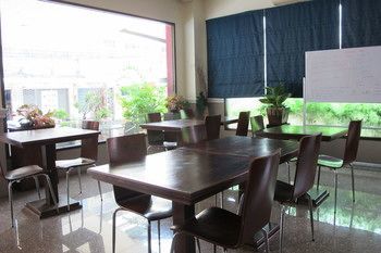 Somjai House Hotel Si Racha Ngoại thất bức ảnh