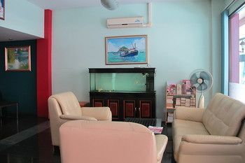 Somjai House Hotel Si Racha Ngoại thất bức ảnh